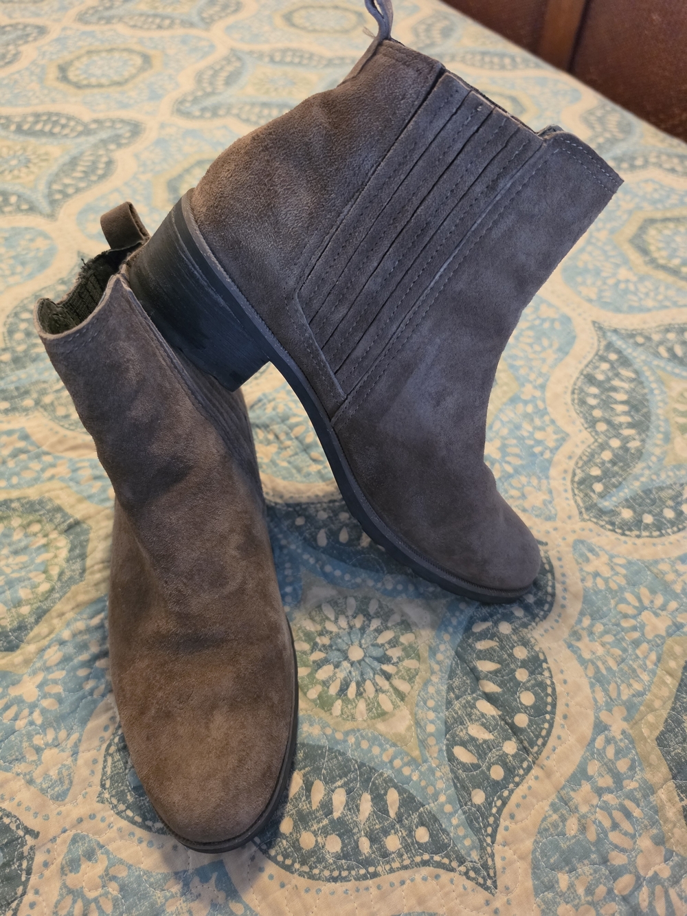 REEF Voyage Suede Ankle Boots Dark Brown Tobacco Chelsea Booties Womens 9